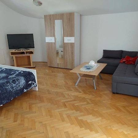 Apartments "Jope I Toni" Biograd Na Moru Exteriör bild