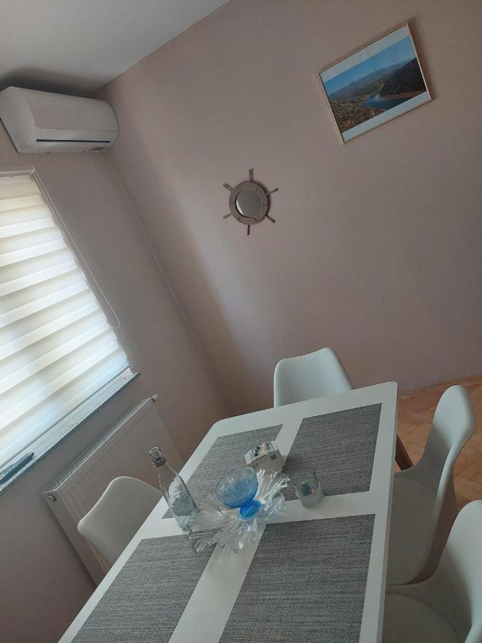 Apartments "Jope I Toni" Biograd Na Moru Exteriör bild