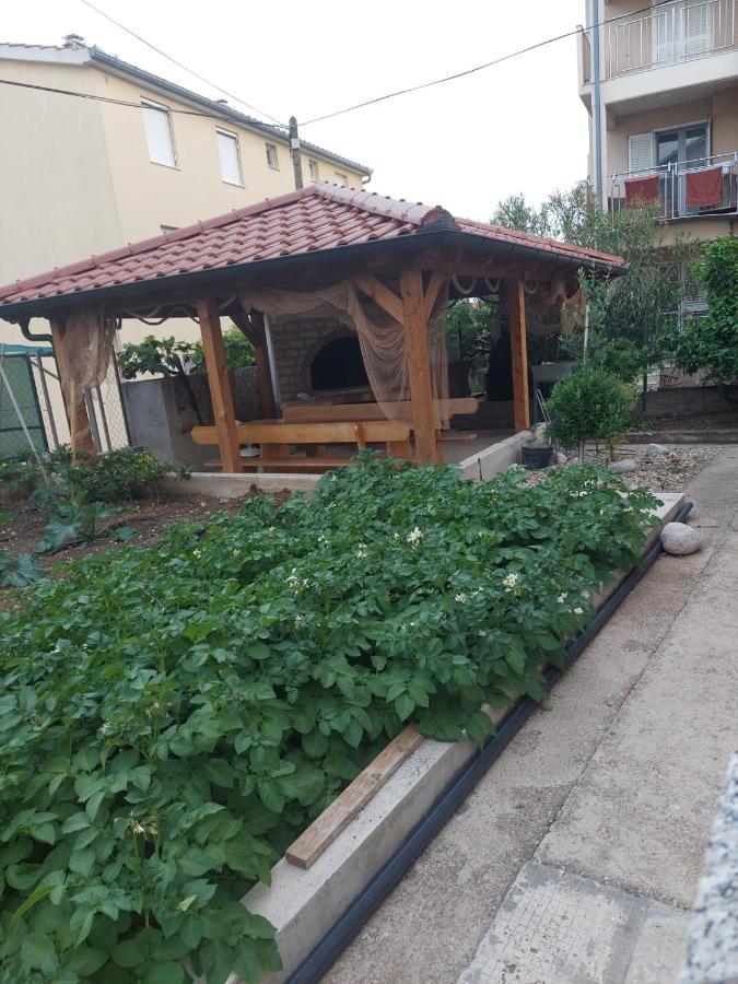 Apartments "Jope I Toni" Biograd Na Moru Exteriör bild