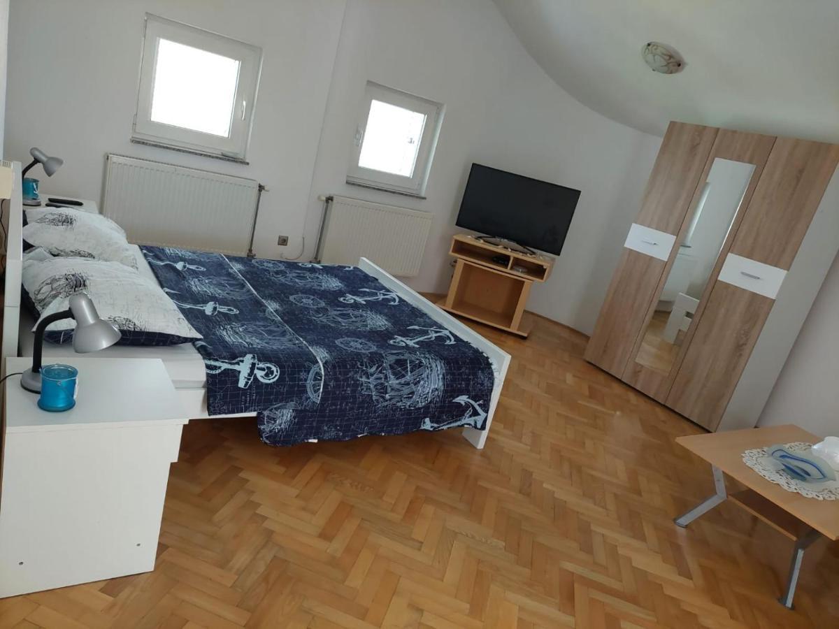 Apartments "Jope I Toni" Biograd Na Moru Exteriör bild