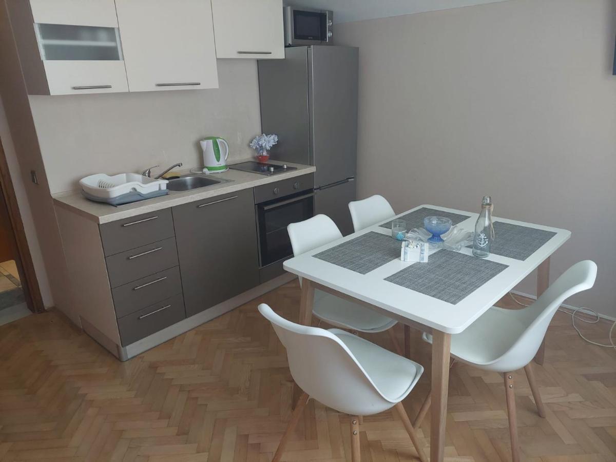 Apartments "Jope I Toni" Biograd Na Moru Exteriör bild