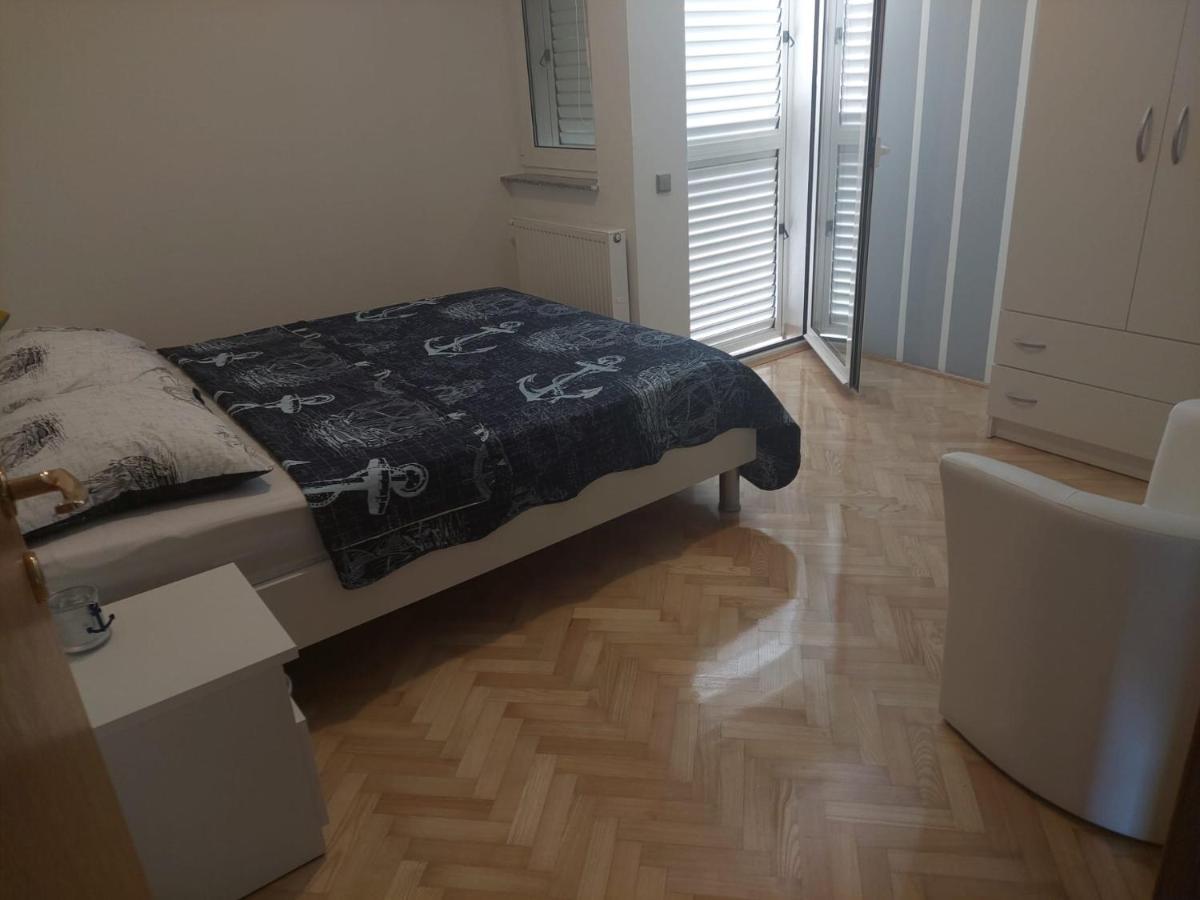 Apartments "Jope I Toni" Biograd Na Moru Exteriör bild